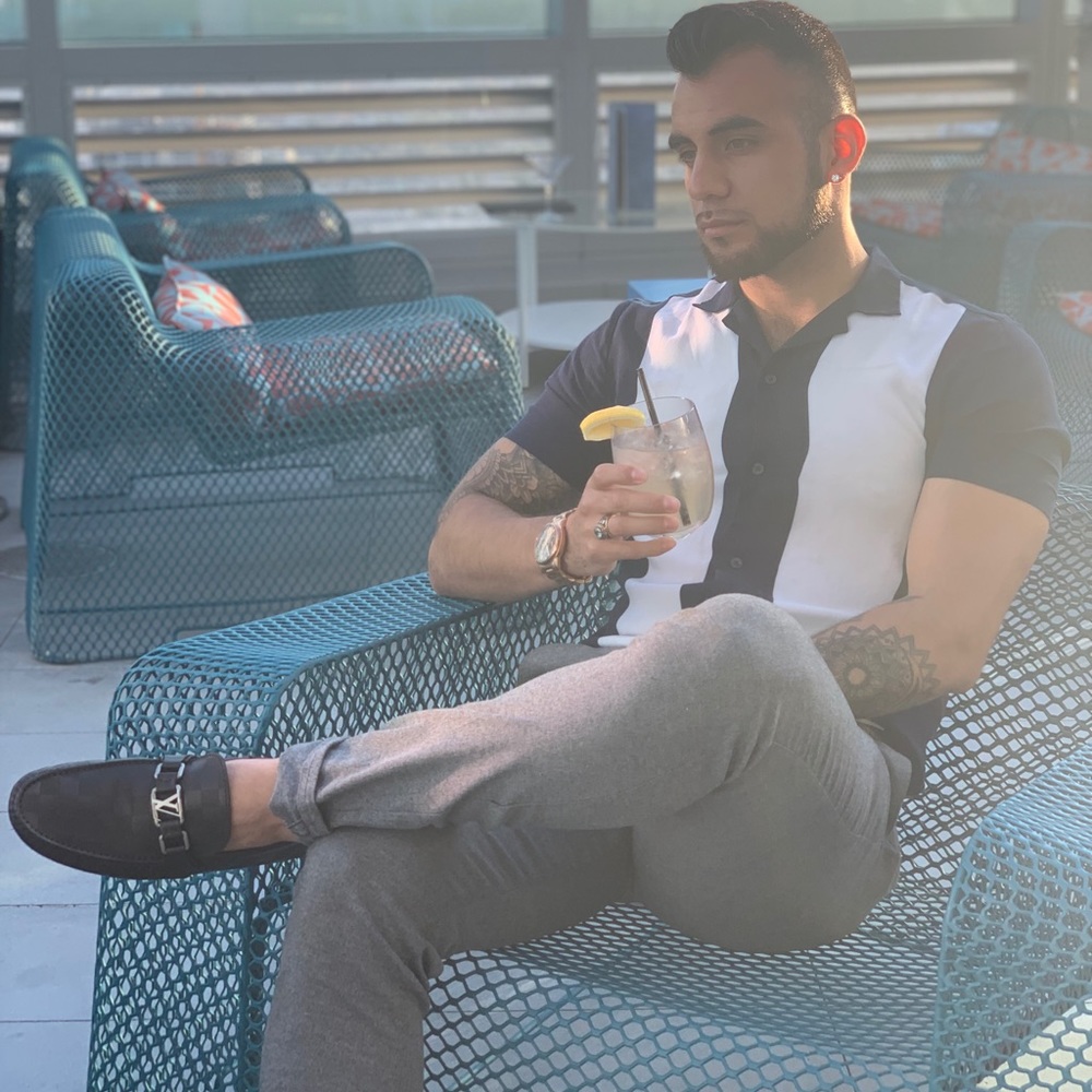 Meet your Posher, Victor